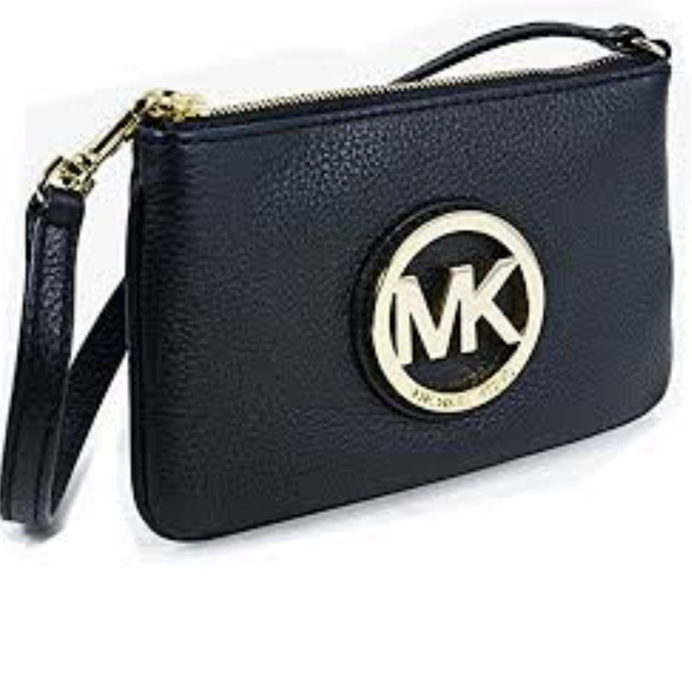 Michael Kors Fulton Black Leather Wristlet. NWT